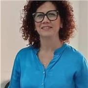 laureata impartisce lezioni di matematica elementari medie e biennio